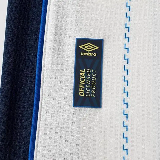 Alt view image 3 of 5 - Umbro Men's 23/24 El Salvador National Team Soccer Jersey M