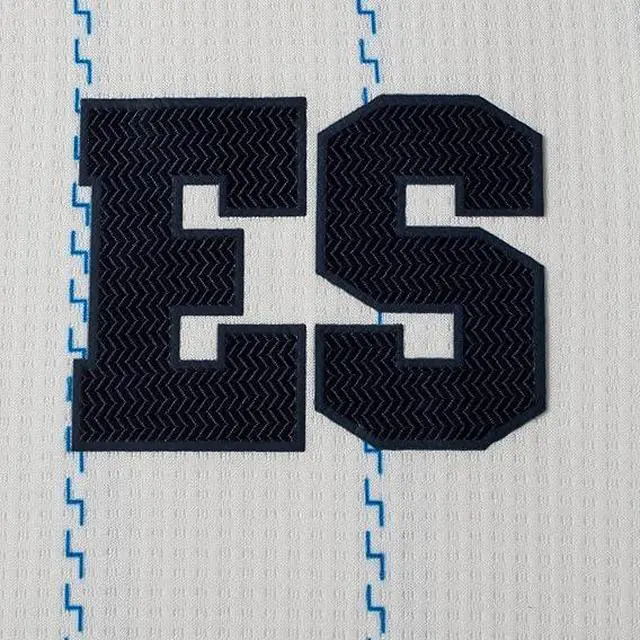 Alt view image 5 of 5 - Umbro Men's 23/24 El Salvador National Team Soccer Jersey M