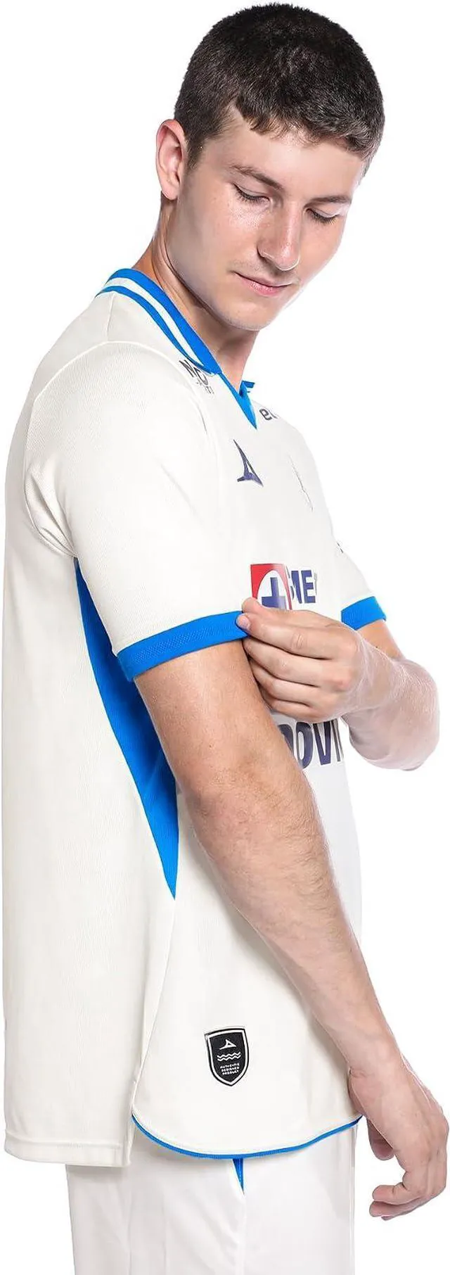 Alt view image 3 of 5 - Cruz Azul 20262027 Home & Away Soccer Jerseys White 2XL