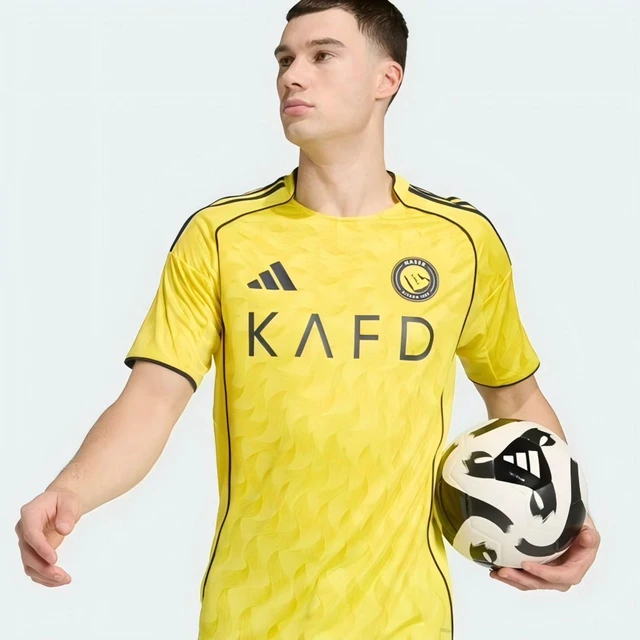 Alt view image 4 of 4 - Al NASSR FC Home Men's Ronaldo #7 Soccer Jersey 25/26