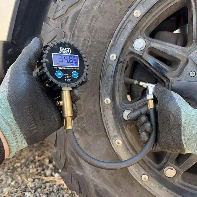 Alt view image 4 of 7 - ElitePro Digital Tire Pressure Gauge - Professional Accuracy - 100 PSI