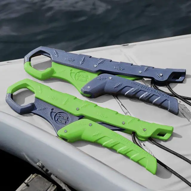 Alt view image 6 of 7 - 7.5''/9'' Floating Fish Gripper, Fishing Grabber, Catfish Mouth Pliers, Caught Bass Holder, Digital Scale Hook Clamp, Saltwater Lip Grip Tool with Lanyard, Gifts for Men, Green-Gray