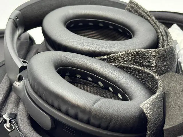 Alt view image 7 of 7 - Headphones Replacement Ear Pads Cover,for Bose Quietcomfort QC15 QC25 QC35 35 ii Headsets (Black) | Black/Memory Foam/Ear Cushion Cover For Bose QC15, QC25, QC35 & QC35 II/Includes 2 Earpads (1 Pair
