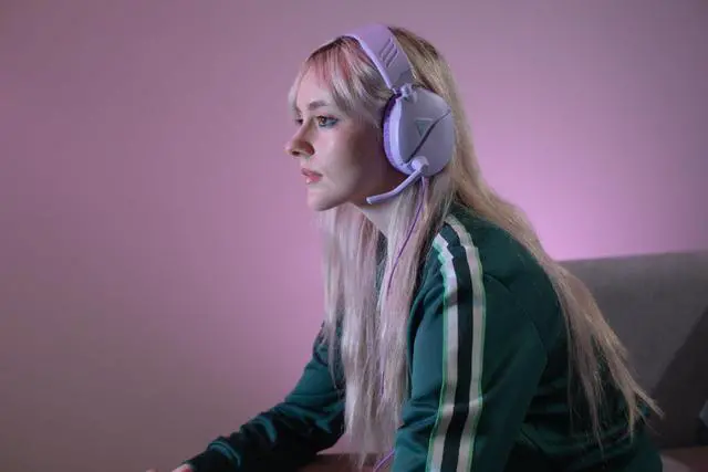 Alt view image 3 of 4 - Recon 70 Multiplatform Gaming Headset for Xbox Series X S, Xbox One, PS5, PS4, PlayStation, Mobile & PC with 3.5mm - Flip-to-Mute Mic, 40mm Speakers, Lightweight Design, Lavender