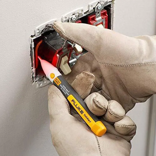 Alt view image 3 of 7 - FLUKE 2AC Volt Alert AC Non-Contact Voltage Testers from FLUKE 90V-1000V Non-Contact Test Pencil