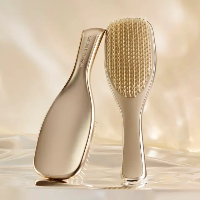 Alt view image 2 of 7 - Chrome Ultimate Detangler Brush, Straight to Curly, Champagne