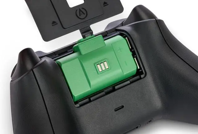 Alt view image 6 of 7 - Play & Charge Kit for Xbox Series X|S and Xbox One - Green