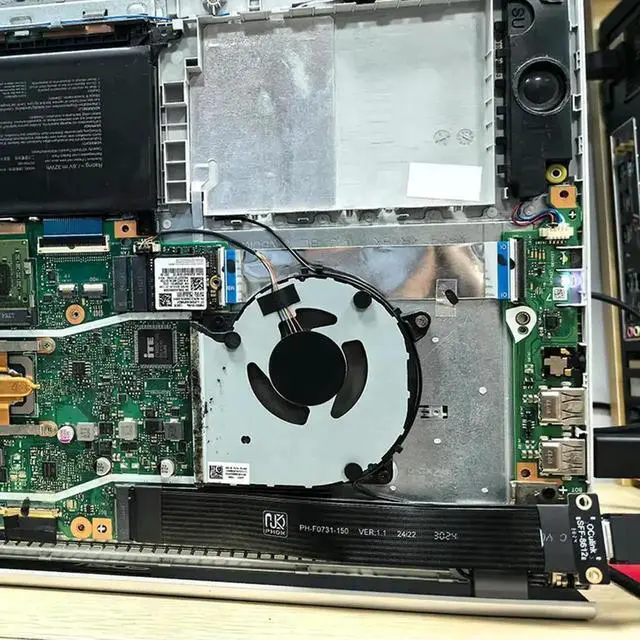 Alt view image 3 of 3 - WRIARICH M.2 NVMe M-Key to OCuLink SFF-8612 Female Extension Cable, PCIe 4.0 x4 Laptop eGPU Riser Cable, Stable Low-Latency Video Transmission for Gaming External Graphics Card Dock