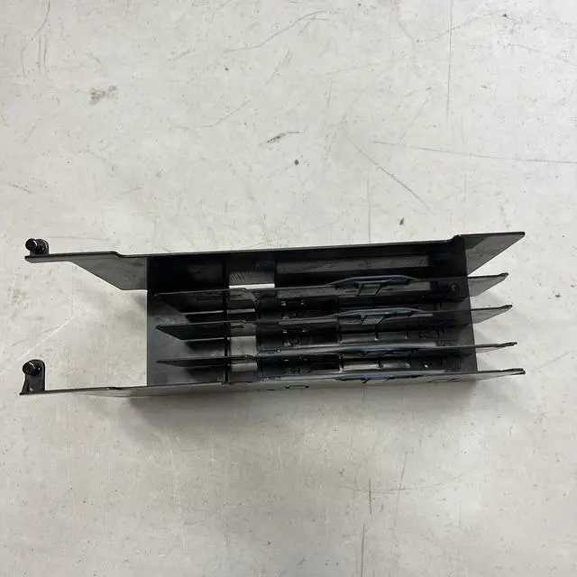 Alt view image 2 of 2 - HP ML570 Expension Slots Plastic Divider 234059-001