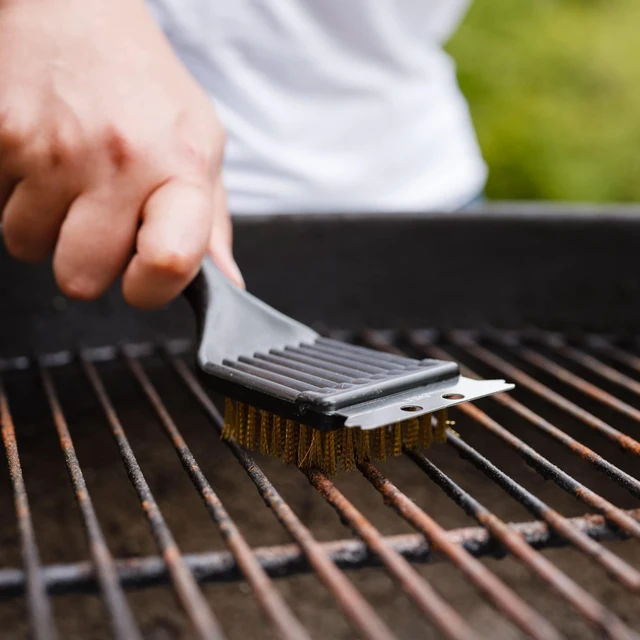 Alt view image 2 of 5 - Chef Craft Select Short Grill Brush, Plastic Handle, 9Inch, Black