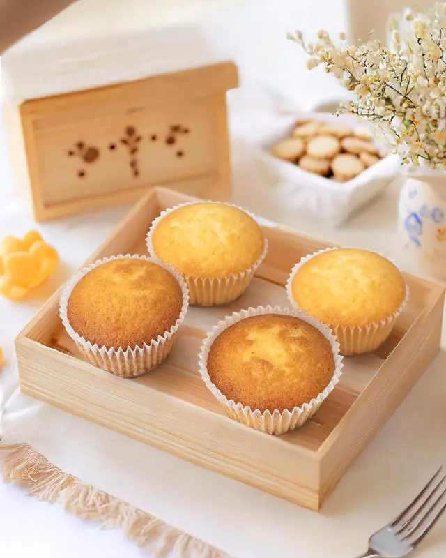 Alt view image 7 of 7 - 200pcs Standard Cupcake Liners for Baking, White Muffin Liners