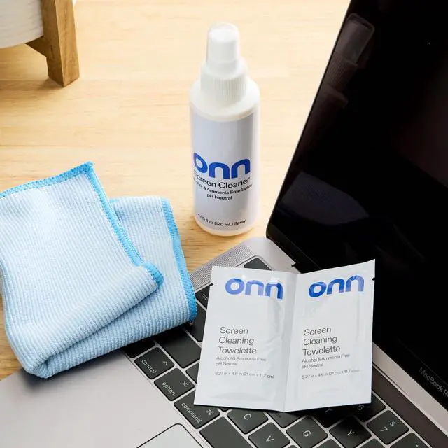 Alt view image 3 of 3 - onn 18-Piece Screen Cleaning Kit