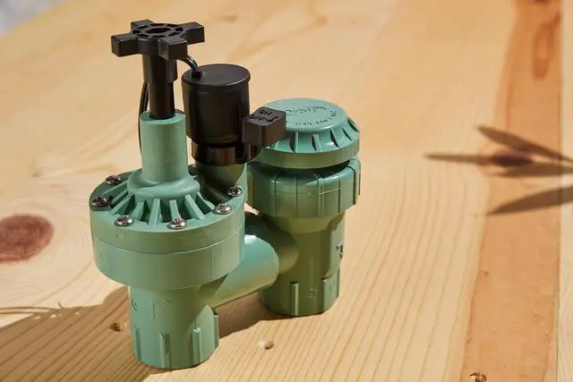 Alt view image 2 of 6 - 57624 1-Inch FPT 100 Series Automatic Anti-Siphon Valve with Flow Control