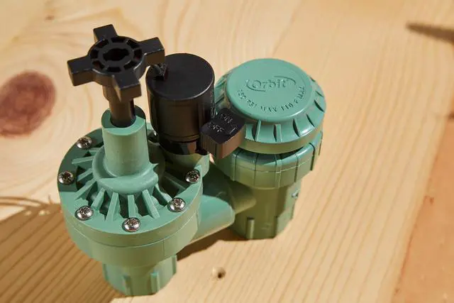 Alt view image 3 of 6 - 57624 1-Inch FPT 100 Series Automatic Anti-Siphon Valve with Flow Control