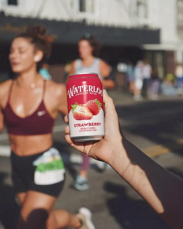 Alt view image 4 of 6 - Waterloo Sparkling Water, Strawberry, 12 fl oz, 8 pack cans