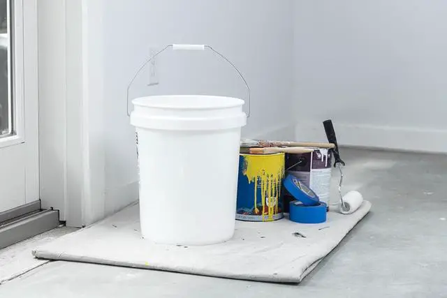 Alt view image 6 of 7 - (2 pack) United Solutions 5 Gallon Round Utility Bucket, Comfort Handle, Plastic, White, PN0149, 1 Each