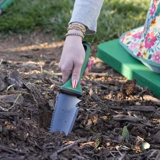Alt view image 4 of 7 - Expert Gardener Multipurpose Hori Hori Garden Knife