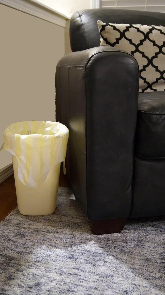 Alt view image 5 of 5 - Hero Scent Stripes 4-Gallon, Lemon Scented, Small Flap Tie Trash Bags, 40 Count
