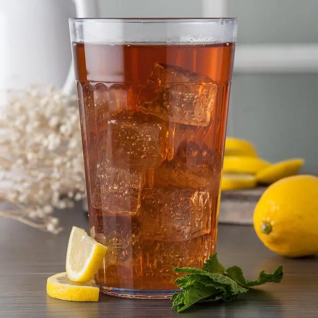Alt view image 2 of 6 - Carlisle FoodService Products Bistro Tumbler, 20oz, Plastic, 1 Count, Clear