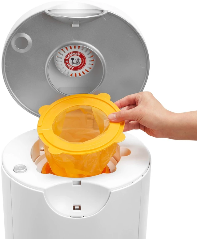 Alt view image 3 of 5 - Munchkin Arm & Hammer Diaper Pail Snap, Seal & Toss Refill Bags, 6 Pack, Holds up to 180 Newborn Diapers
