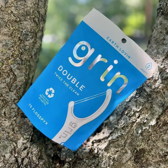 Main image of GRIN Double Flosspyx Floss Picks, 2Line DualFloss Dental Flossers, Fresh Mint Flavor, RecycledPlastic Handle, 75Count