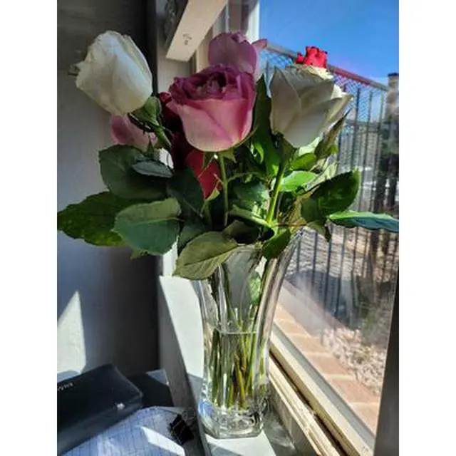 Alt view image 3 of 3 - Libbey Clear Glass 9" Paneled Rose Floral Vase