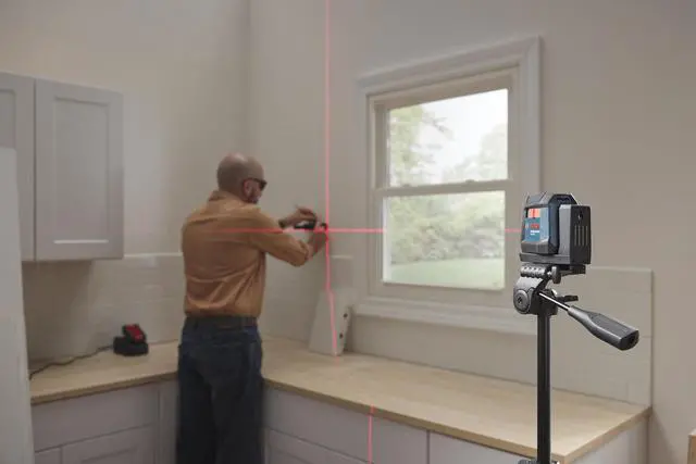 Alt view image 7 of 7 - GLL50-20 50 Ft Self-Leveling Cross-Line Laser, Includes Integrated Magnetic Mount & 2 AA Batteries