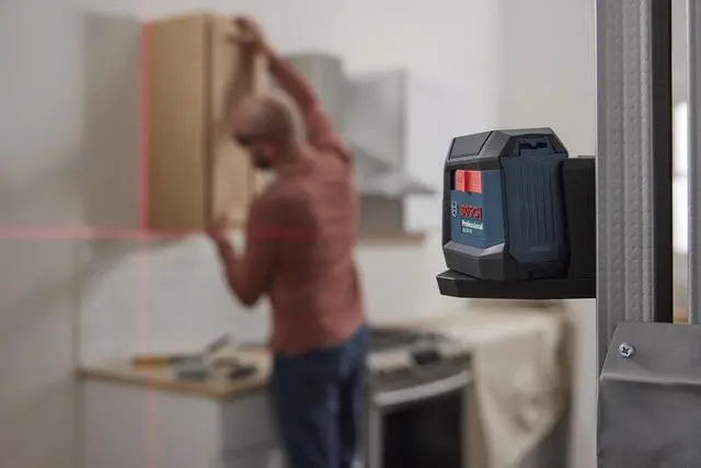 Alt view image 6 of 7 - GLL50-20 50 Ft Self-Leveling Cross-Line Laser, Includes Integrated Magnetic Mount & 2 AA Batteries
