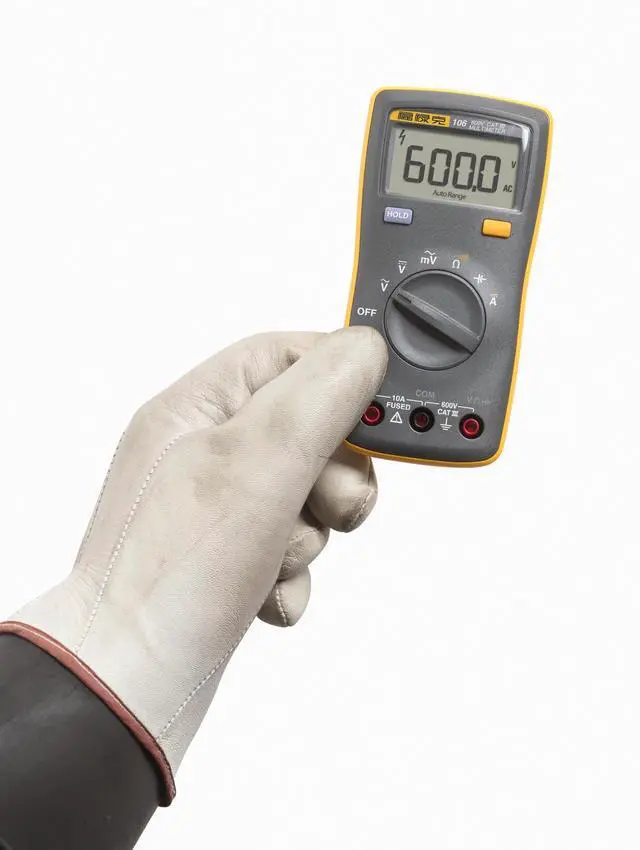 Alt view image 2 of 6 - 106 (U.S.) Palm-Sized Digital Multimeter, CAT III 600V