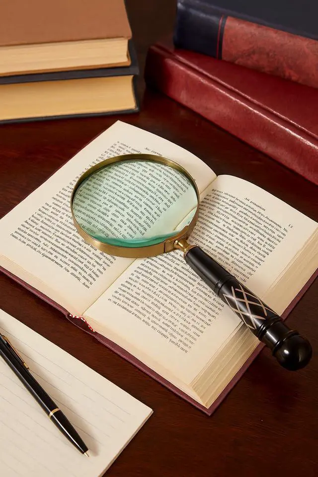 Alt view image 2 of 7 - 10X Magnifying Glass Lens with Antique Brass Finish & Dark Brown Resin Handle Large Handheld Magnifying Glass for Reading, Vintage, Big Magnifying Reader (Black)