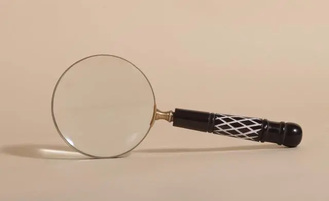Alt view image 6 of 7 - 10X Magnifying Glass Lens with Antique Brass Finish & Dark Brown Resin Handle Large Handheld Magnifying Glass for Reading, Vintage, Big Magnifying Reader (Black)