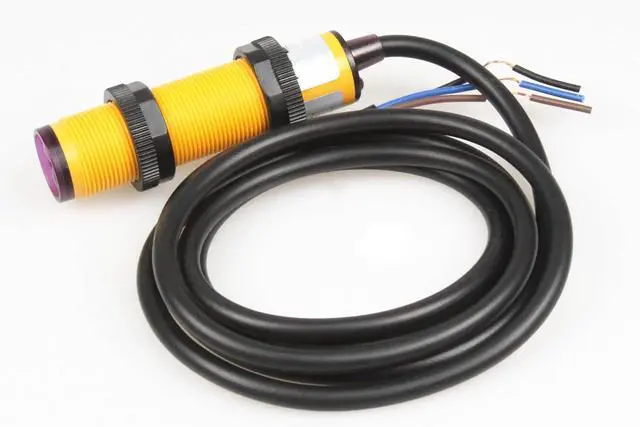 Main image of NOYITO E3F-DS30P2 Proximity Switch Photoelectric Sensor Switch 30 cm Adjustable Detection Distance Diffuse Reflection Infrared Switch DC 6-36V 3-Wire PNP NC
