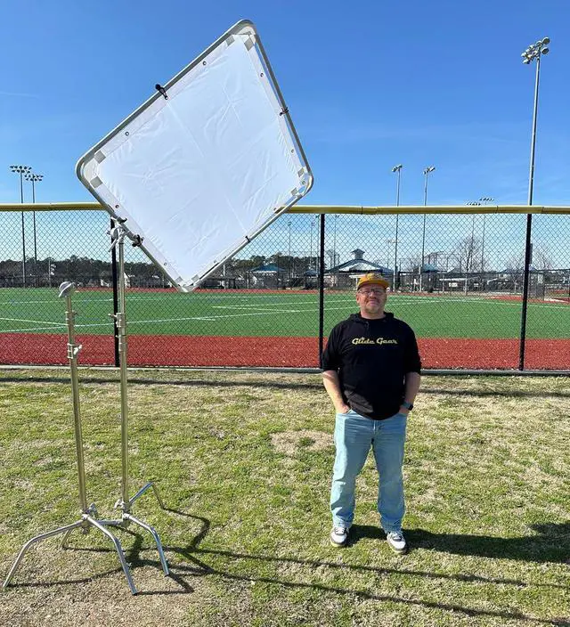 Alt view image 3 of 7 - Glide Gear BFS 100 Butterfly Scrim 4x4, 6x6, 8x8 Diffuser 3 Nylon Silks, Quick-Setup Frame, C-Stand Clamps Included