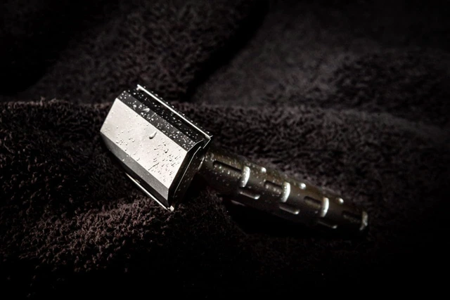 Alt view image 6 of 6 - Goodfellas' Smile Syntesi CNC Stainless Steel Safety Razor, Made in Italy