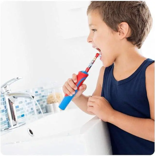 Alt view image 3 of 6 - Têtes de brosse de rechange pour brosse à dents électrique rechargeable Oral-B Kids Starwars, lot de 4