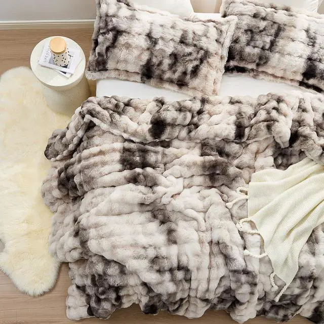 Alt view image 2 of 4 - Snowball Double Chunky Bunny - Coma Inducer® Oversized King Comforter Set - Messy Storm Gray