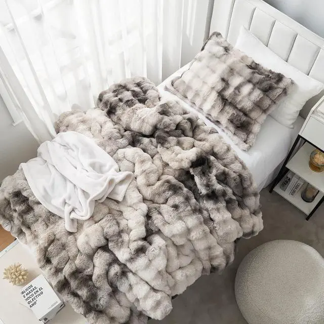 Alt view image 3 of 4 - Snowball Double Chunky Bunny - Coma Inducer® Oversized Twin Comforter Set - Messy Storm Gray