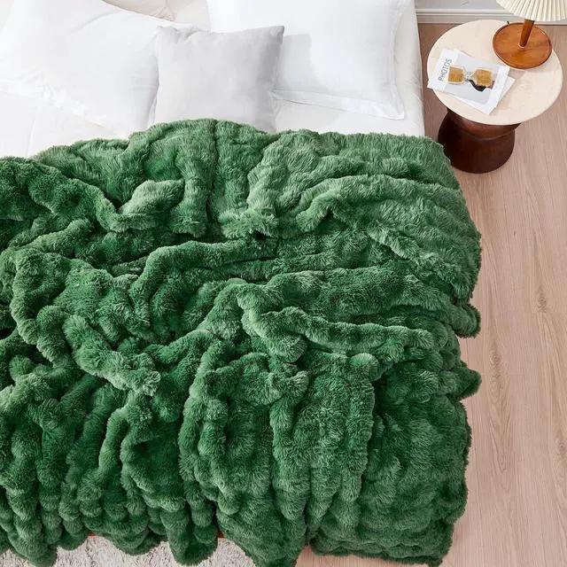 Alt view image 3 of 5 - Coma Inducer Snowball Chunky Bunny King Blanket - Greener Pastures