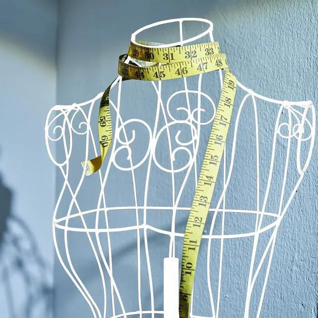 Alt view image 6 of 7 - Female Wire Dress Form, Vintage Style Wire Mannequin for Home Decor Display, Small Size Adjustable Height Metal Wire Body (White)