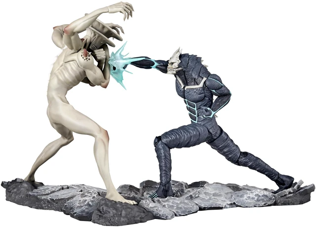 Main image of Japan Kaiju No. 8 vs Kaiju No. 9 1/18 Complete Figure