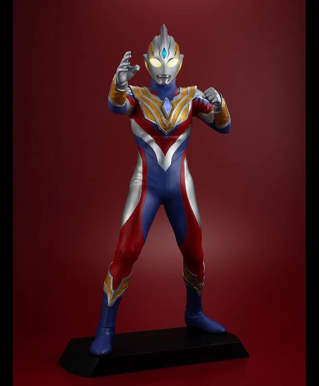 Main image of Ultimate Article Ultraman Trigger (Multi Type) Complete Figure
