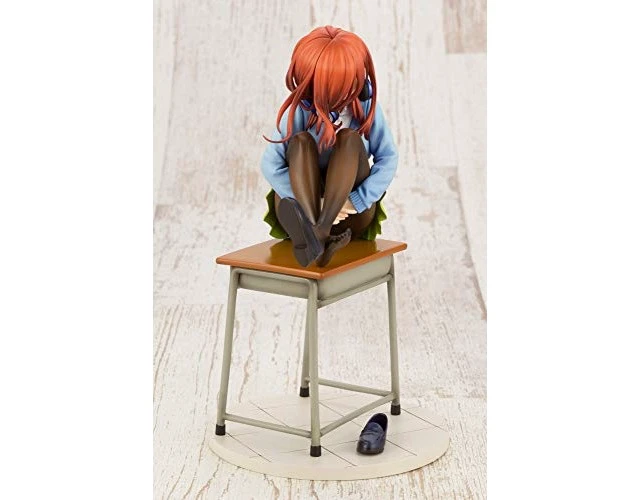 Alt view image 5 of 5 - Japan Miku Nakano The Quintessential Quintuplets 1/8 Complete Figure