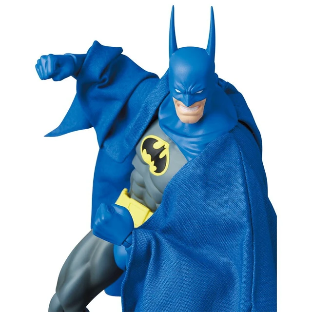 Alt view image 3 of 6 - MAFEX No.215 Knight Crusader Batman (Batman: Knightfall)