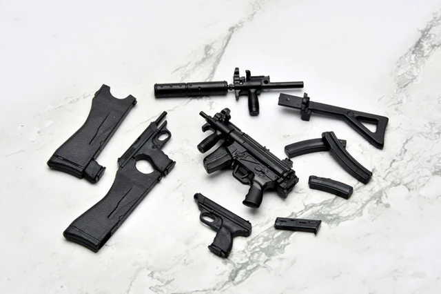 Alt view image 4 of 6 - LittleArmory Claes MP5 & VP70 Type GUNSLINGER GIRL Plastic Model