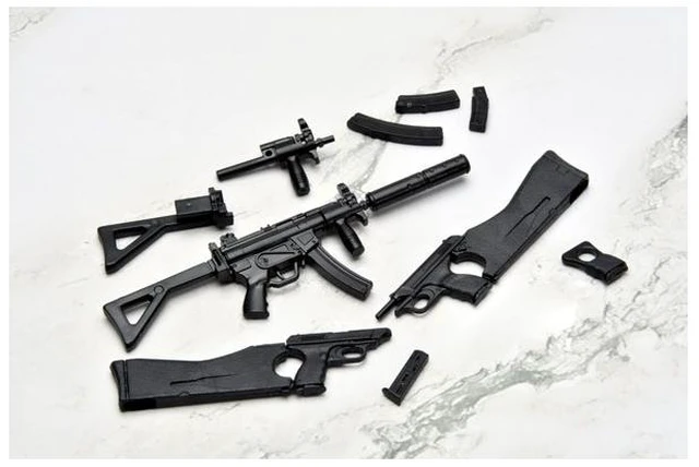 Main image of LittleArmory Claes MP5 & VP70 Type GUNSLINGER GIRL Plastic Model