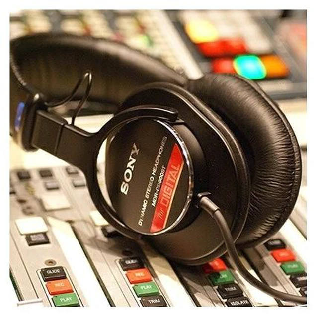 Alt view image 3 of 7 - Japan Sony MDR-CD900ST Monitor Headphones