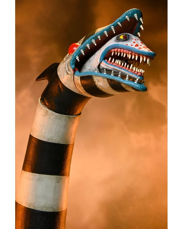 Alt view image 3 of 6 - Beetlejuice & Sandworm Matador Ultimate 7-inch Action Figure 2PK
