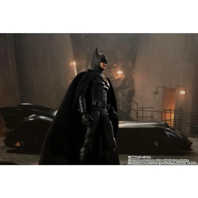 Alt view image 7 of 7 - S.H.Figuarts Batman (The Flash)