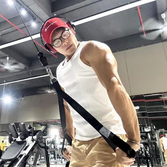 Alt view image 6 of 7 - Triceps Rope Handles Gym Cable Machine Attachment TPR Anti Slip Handles 2 Loops Long Strap Fit for Pushdowns Face Pulls Crunches Overhead Extensions Biceps Curl