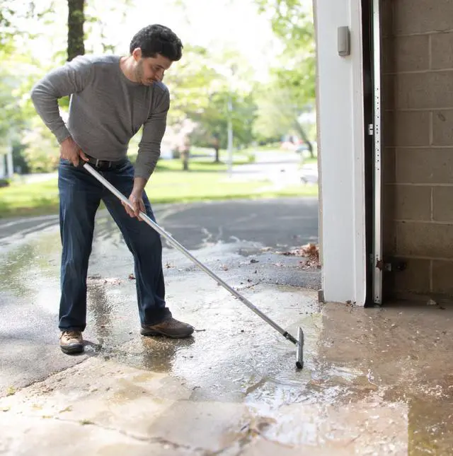 Alt view image 5 of 6 - Professional AquaFlex Uneven Surface Floor Squeegee, 18"